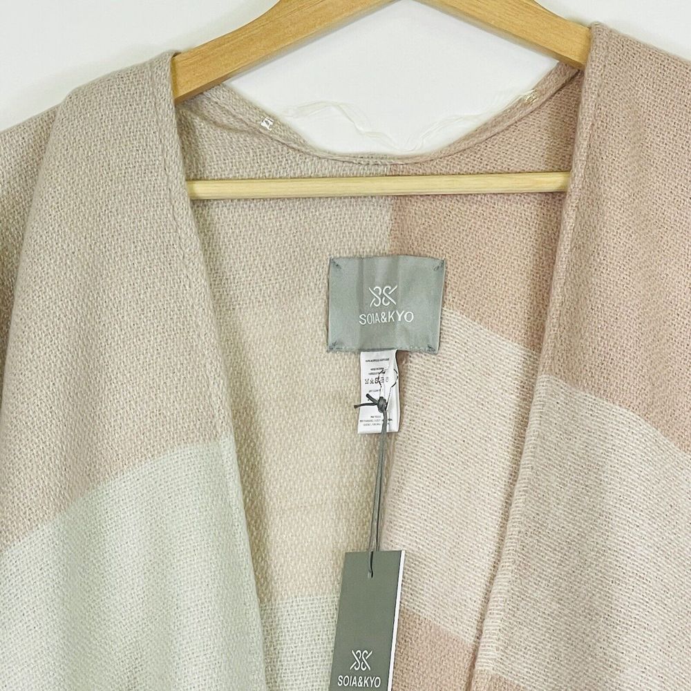 Soia & Kyo Champagne Blush Ruana Fringe Shawl Sweater Wrap Womens One Size‎ NEW - Picture 2 of 7
